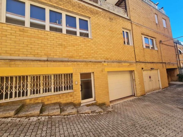 appartamento in vendita ad Edolo in zona Vico