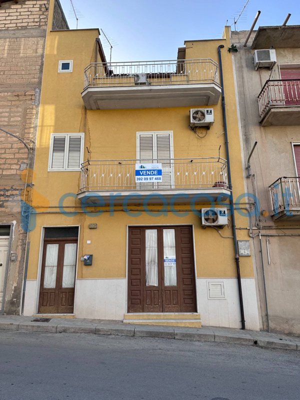 casa indipendente in vendita ad Edolo in zona Vico