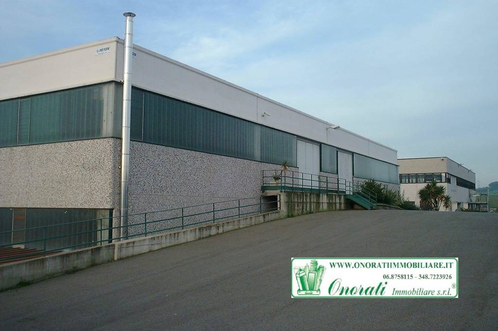 capannone in vendita ad Edolo in zona Vico