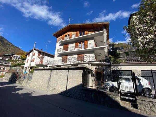 appartamento in vendita ad Edolo in zona Mù