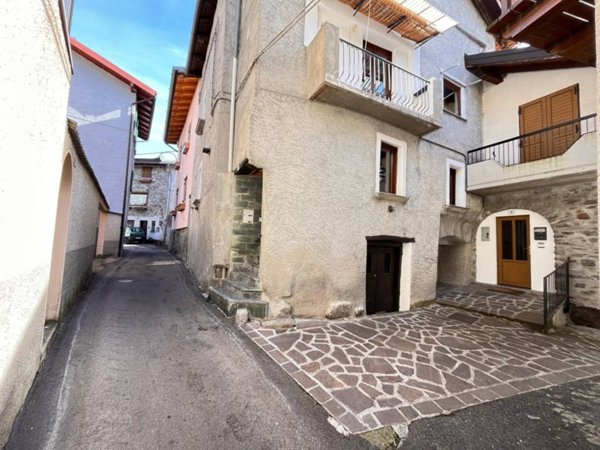 casa indipendente in vendita ad Edolo