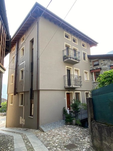 appartamento in vendita ad Edolo in zona Vico