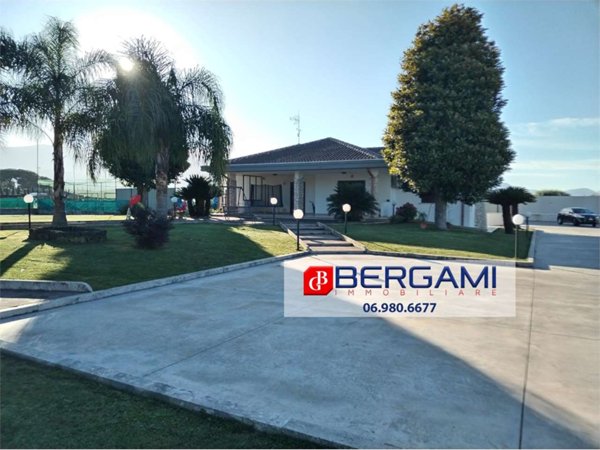 casa indipendente in vendita ad Edolo in zona Vico