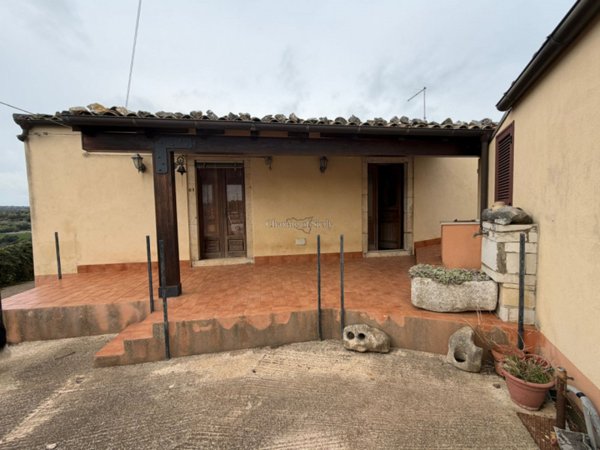 casa indipendente in vendita ad Edolo in zona Vico