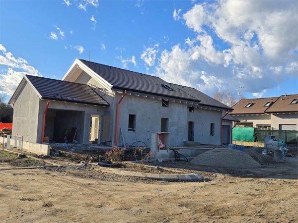 casa indipendente in vendita ad Edolo in zona Vico