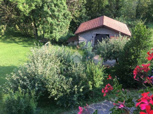 casa indipendente in vendita ad Edolo in zona Vico
