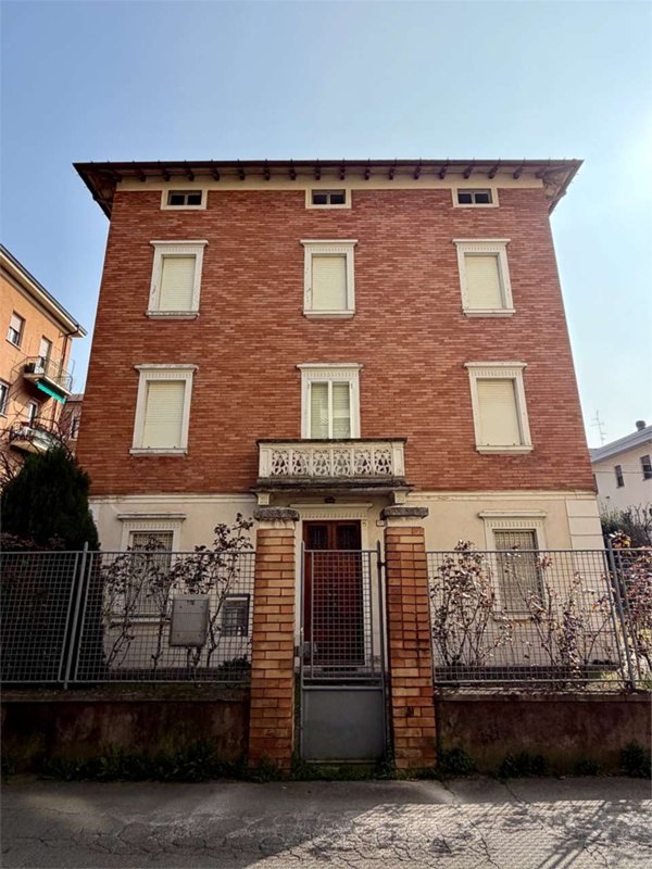 casa indipendente in vendita ad Edolo in zona Vico