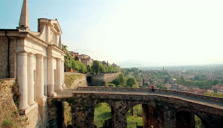 negozio in vendita ad Edolo in zona Vico