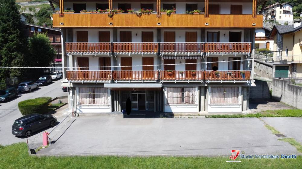 negozio in vendita ad Edolo in zona Vico