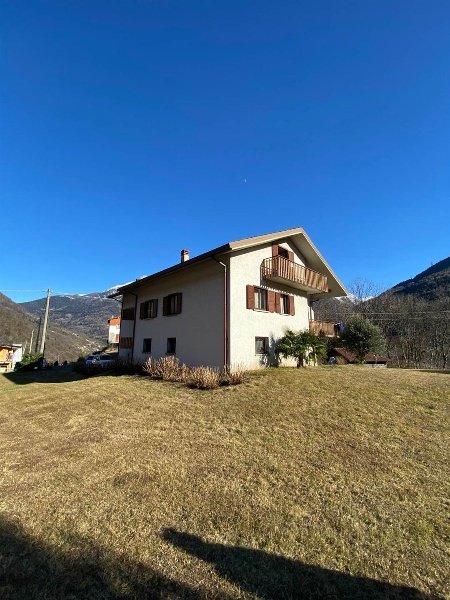 appartamento in vendita ad Edolo in zona Vico