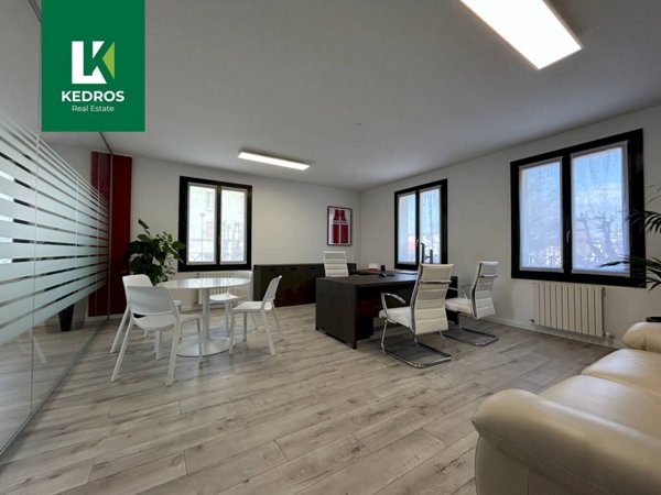 ufficio in vendita ad Edolo in zona Vico