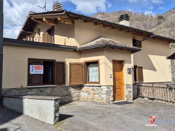 casa indipendente in vendita ad Edolo