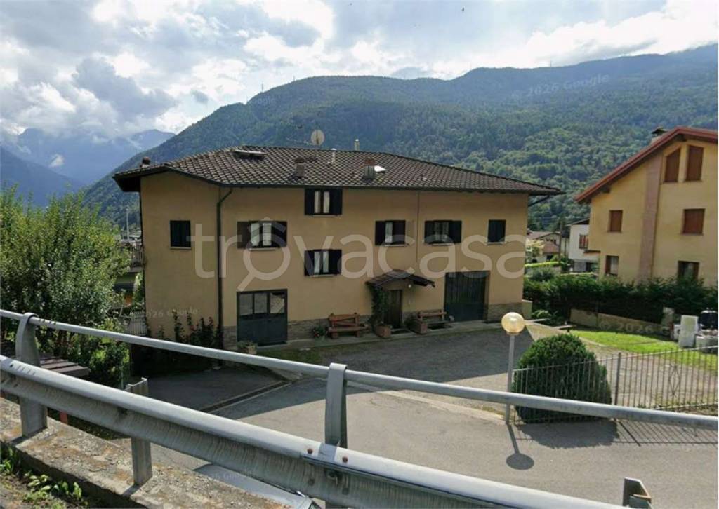 casa indipendente in vendita ad Edolo in zona Vico