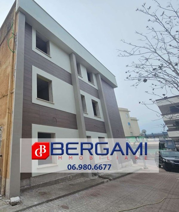 ufficio in vendita ad Edolo in zona Vico