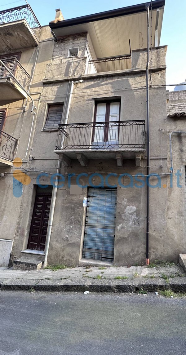 casa indipendente in vendita ad Edolo in zona Vico