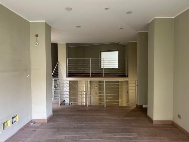 ufficio in vendita ad Edolo in zona Vico