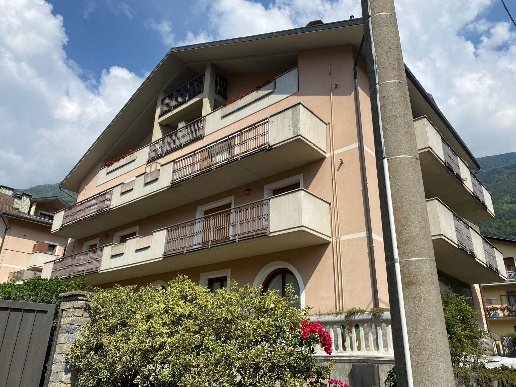 appartamento in vendita ad Edolo in zona Vico