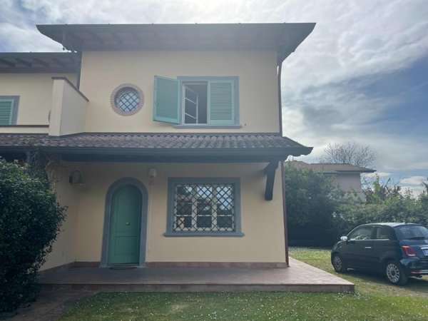 casa indipendente in vendita ad Edolo in zona Vico