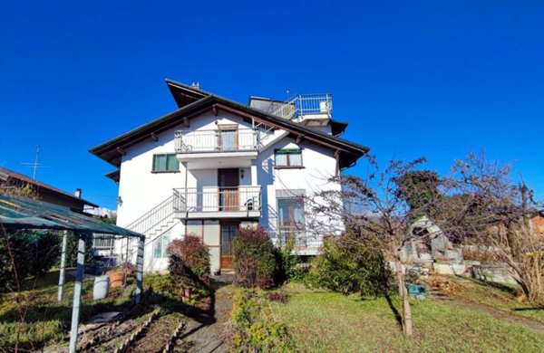 casa indipendente in vendita ad Edolo in zona Vico