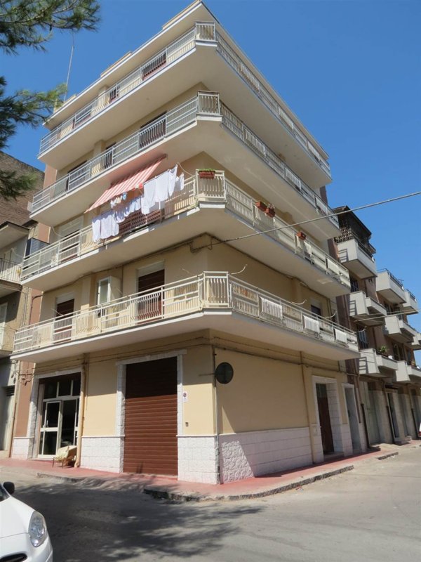 appartamento in vendita ad Edolo in zona Vico