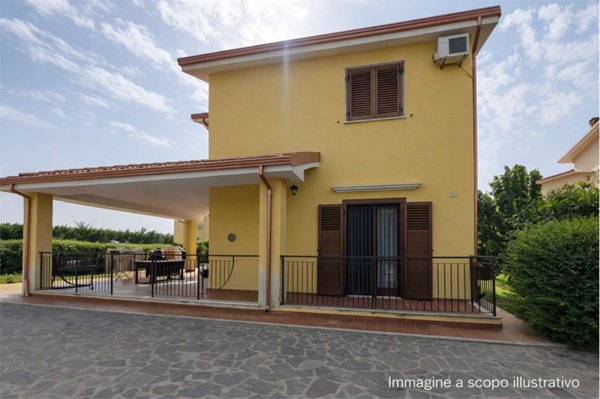 casa indipendente in vendita ad Edolo in zona Vico
