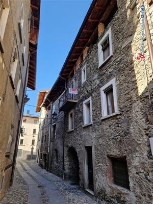 casa indipendente in vendita ad Edolo in zona Mù