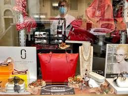 negozio in vendita ad Edolo in zona Vico