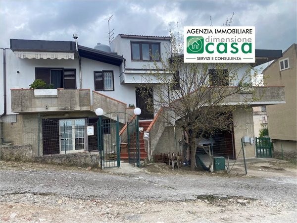 casa indipendente in vendita ad Edolo in zona Vico