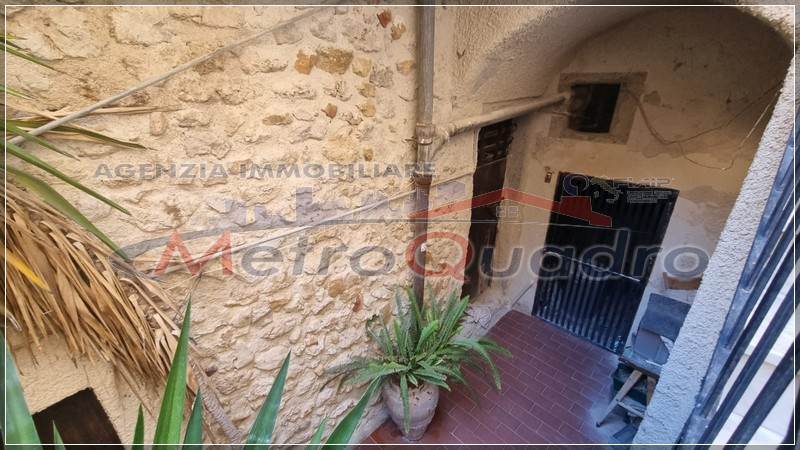 casa indipendente in vendita ad Edolo in zona Vico