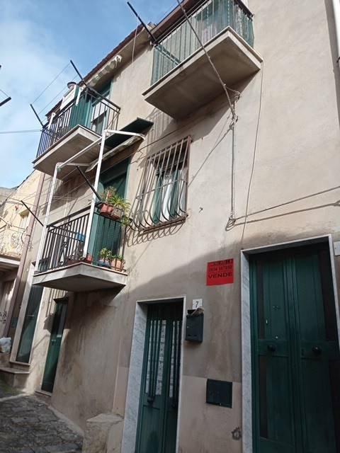 casa indipendente in vendita ad Edolo in zona Vico