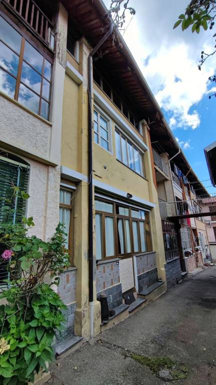 casa indipendente in vendita ad Edolo in zona Vico