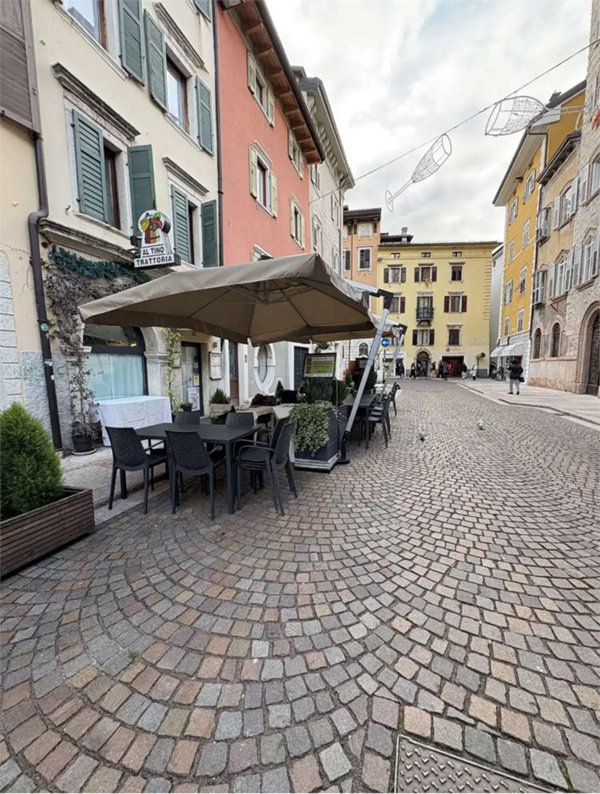 negozio in vendita ad Edolo in zona Vico
