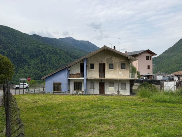 appartamento in vendita ad Edolo in zona Vico