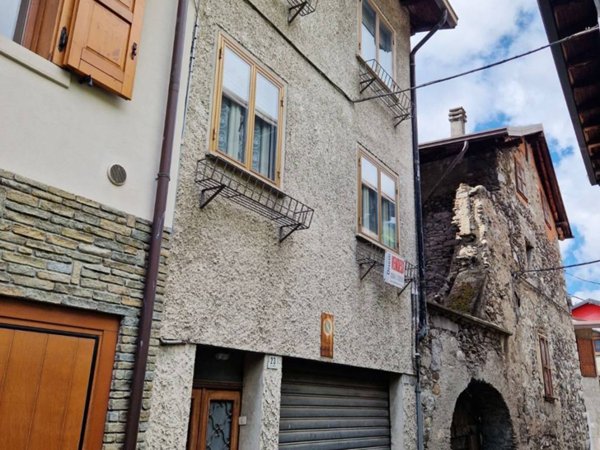 casa indipendente in vendita ad Edolo