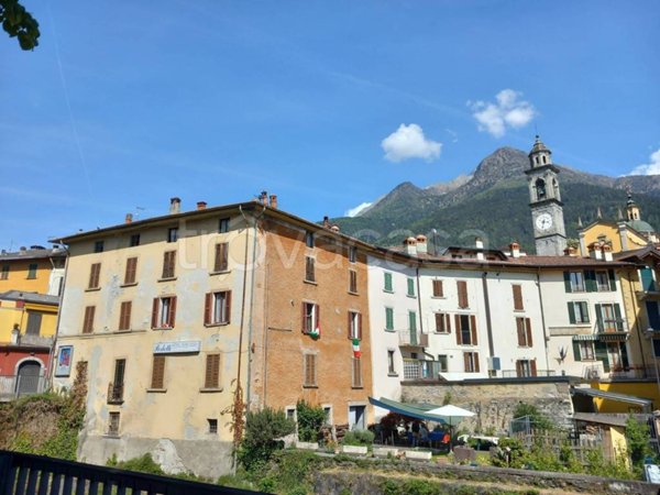 appartamento in vendita ad Edolo in zona Vico