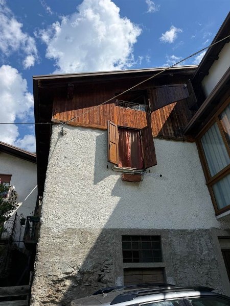 casa indipendente in vendita ad Edolo in zona Cortenedolo