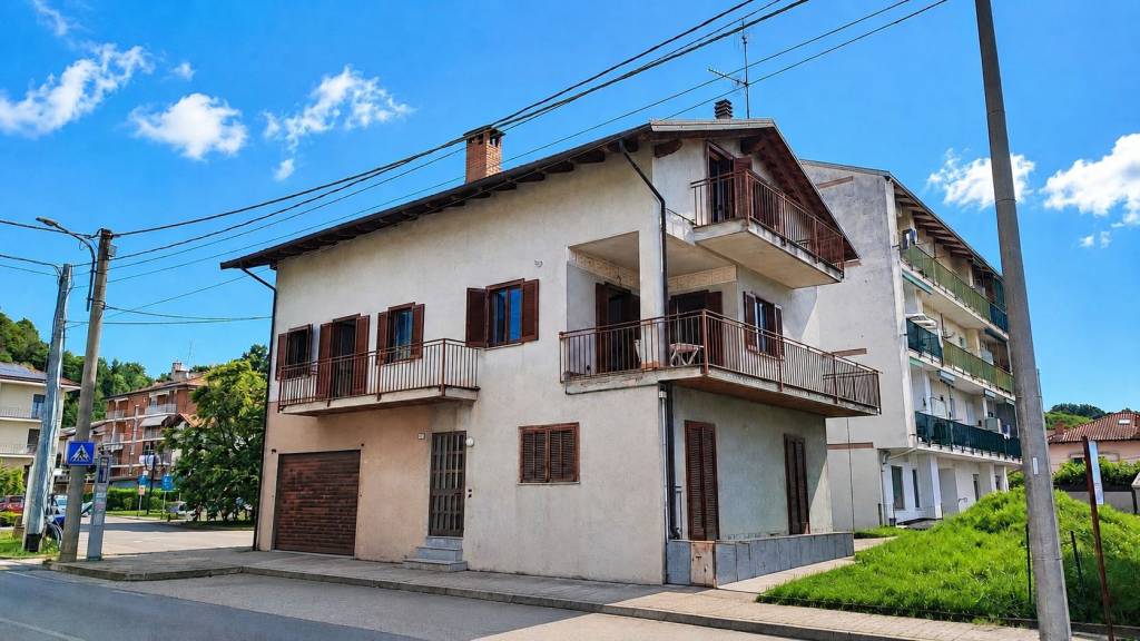 casa indipendente in vendita ad Edolo in zona Vico