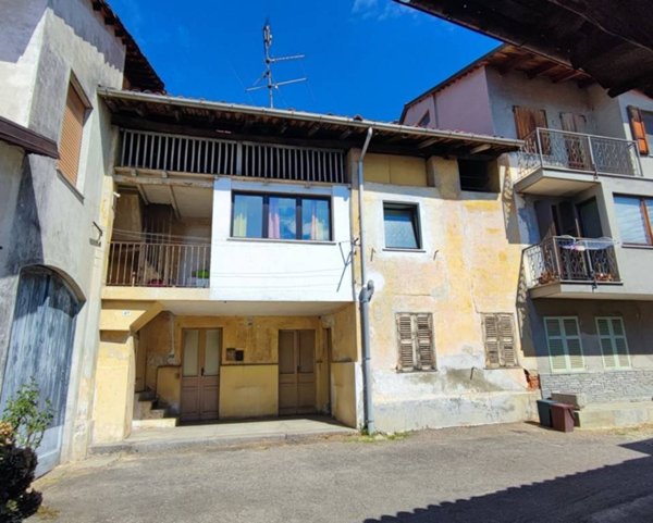 casa indipendente in vendita ad Edolo in zona Vico