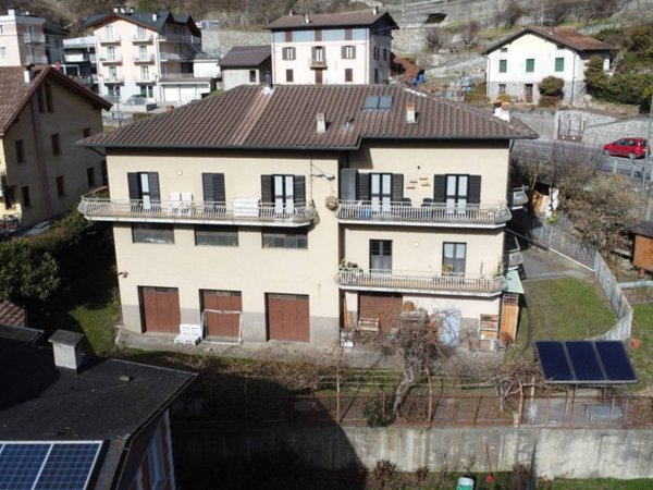 casa indipendente in vendita ad Edolo in zona Vico