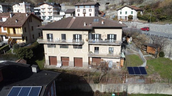casa indipendente in vendita ad Edolo in zona Vico
