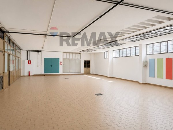 locale commerciale in vendita ad Edolo in zona Vico