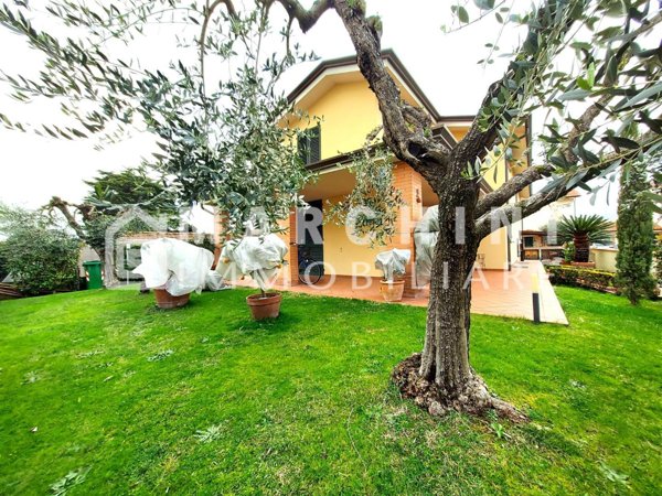 casa indipendente in vendita ad Edolo in zona Vico