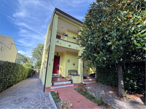 casa indipendente in vendita ad Edolo in zona Vico