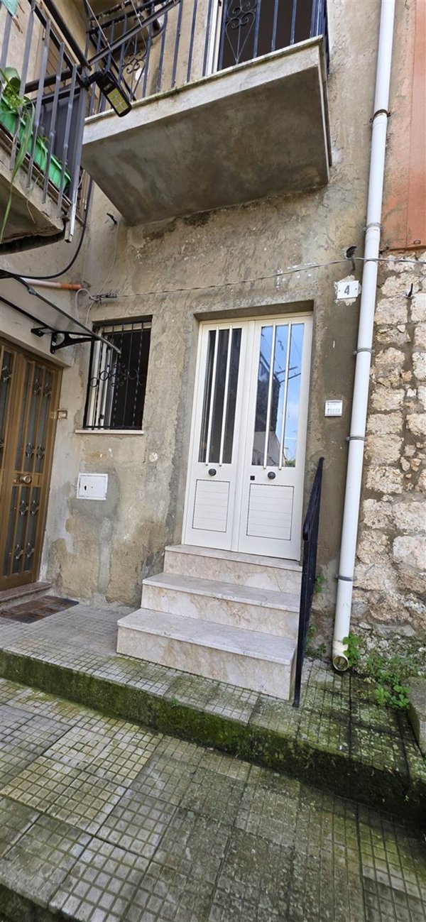 casa indipendente in vendita ad Edolo in zona Vico