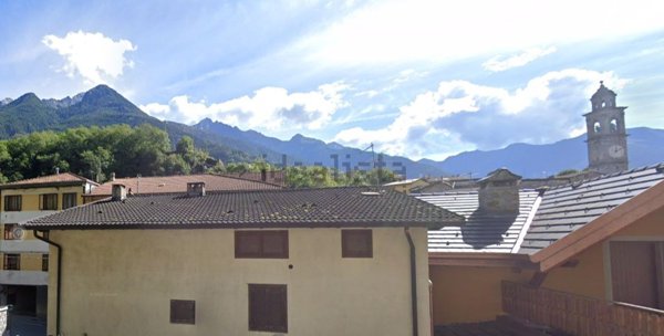 appartamento in vendita ad Edolo in zona Mù