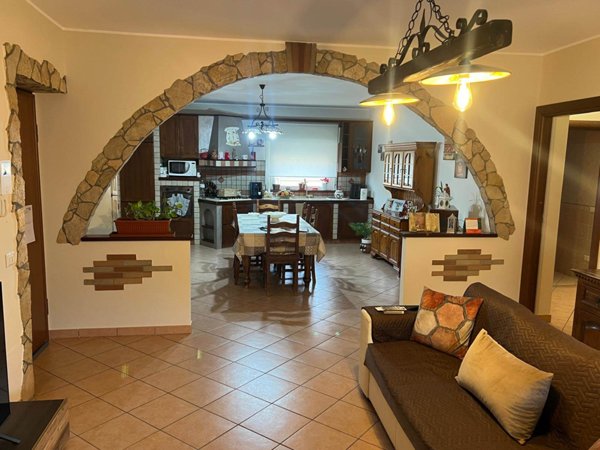 appartamento in vendita ad Edolo in zona Vico