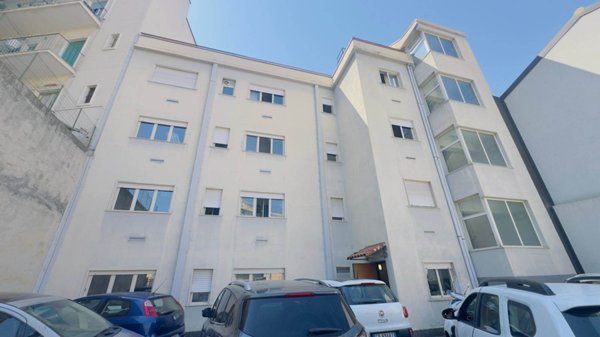 intera palazzina in vendita ad Edolo in zona Vico