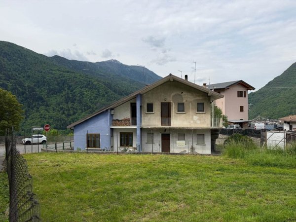 appartamento in vendita ad Edolo in zona Mù