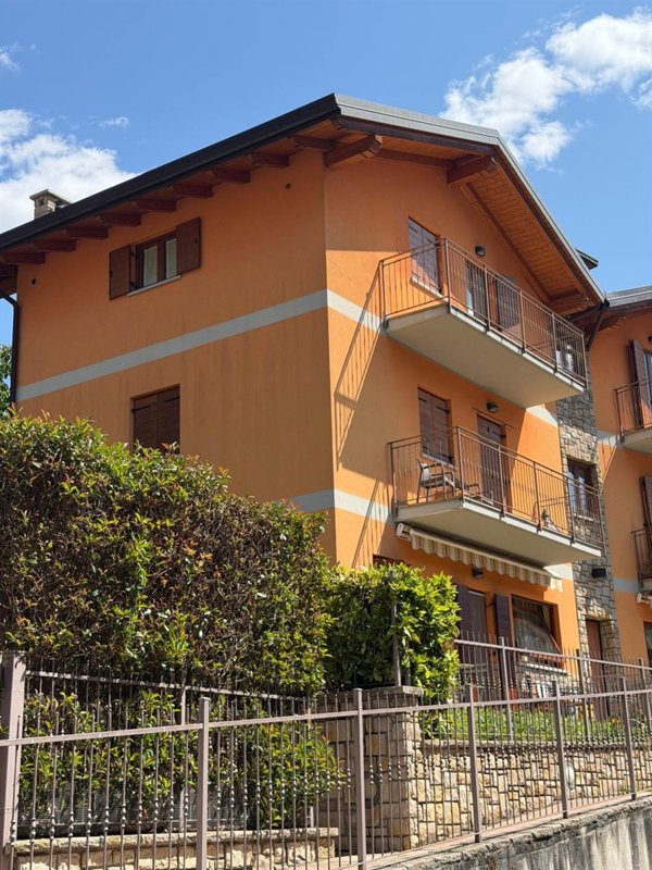 appartamento in vendita ad Edolo in zona Mù