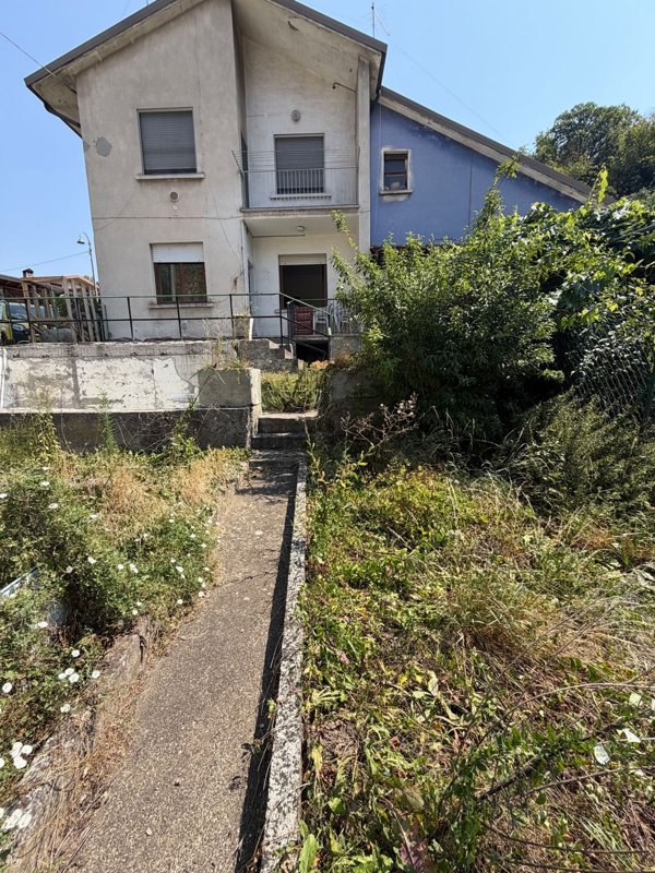 appartamento in vendita ad Edolo in zona Mù